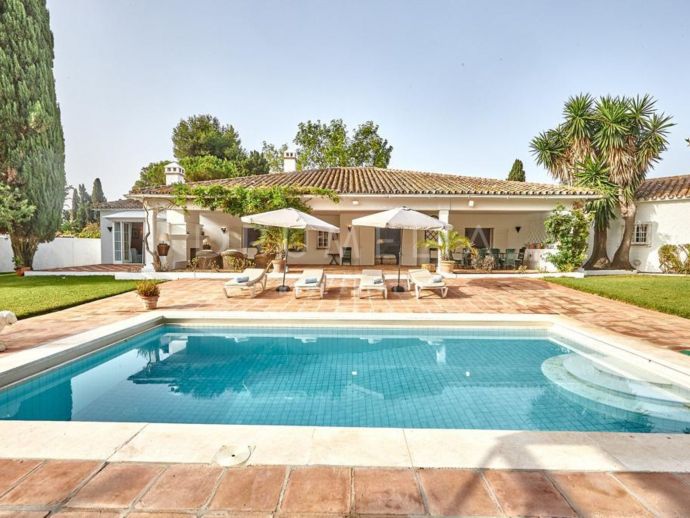 Elegant Mediterranean style villa within walking distance to the Sea in Casasola, Estepona