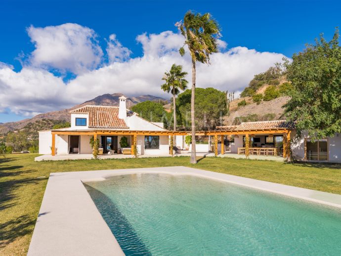 Villa rurale isolée avec vue panoramique sur la mer, Estepona