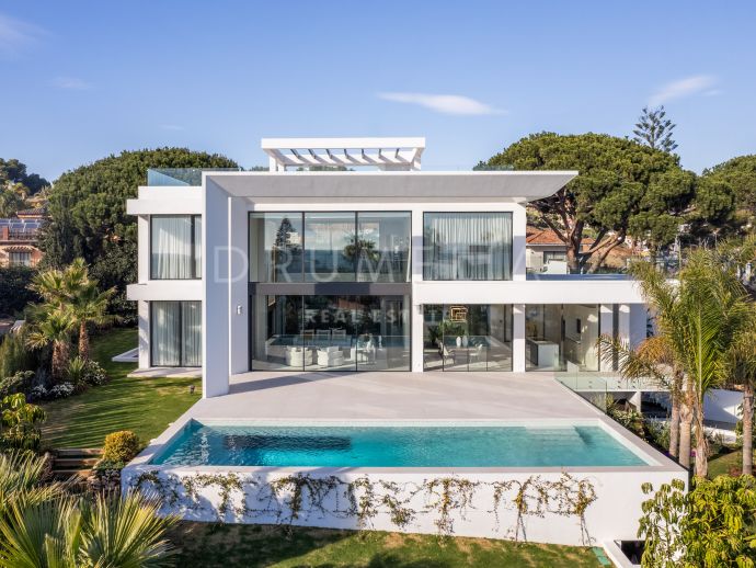 Brand-New Luxurious Villa in Prime Location very Close to the Beach in Elviria, Marbella