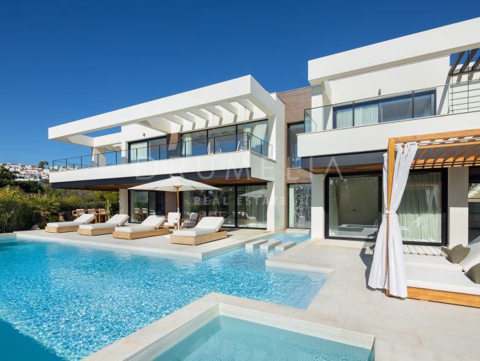 Luxury and modern villa for sale in La Cerquilla, Marbella
