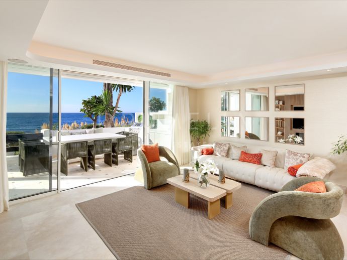 Appartement op de begane grond aan het strand met adembenemend uitzicht op zee in Marina Puente Romano.