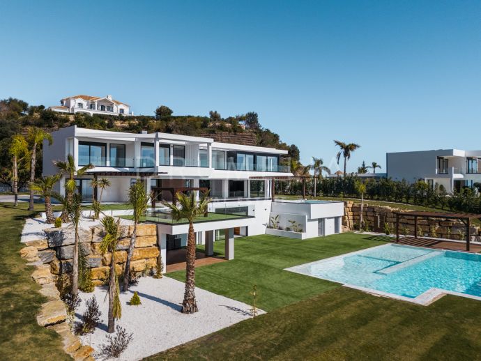 Villa moderne et neuve avec vue sur la mer à Marbella Club Golf Resort, Benahavís