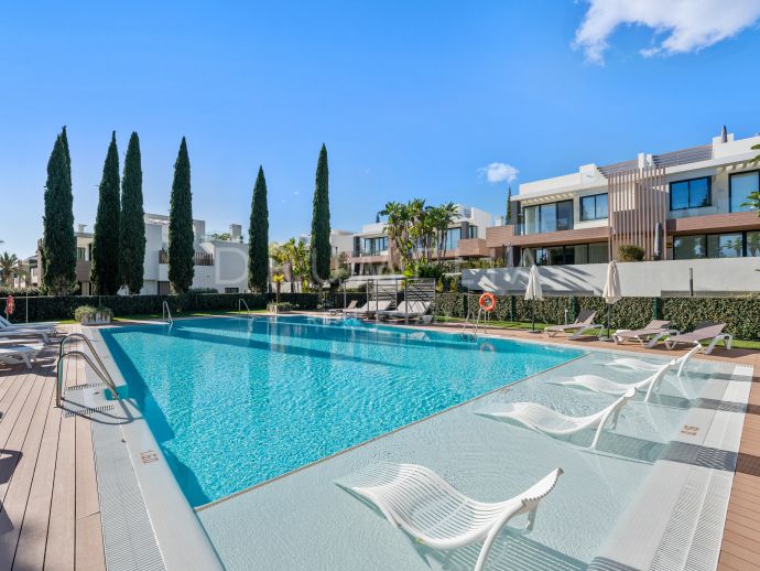 Toute nouvelle maison contemporaine de luxe semi-détachée à Sierra Blanca, Marbella Golden Mile