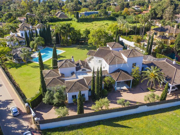 Magnífica villa mediterránea de lujo con gran parcela en la élite Guadalmina Baja, San Pedro,Marbella.