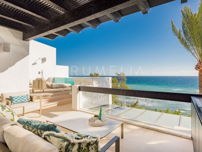 Luxury Duplex Penthouse with Paramount Sea Views and Infinity Dip Pool in Puente Romano- Marbella
