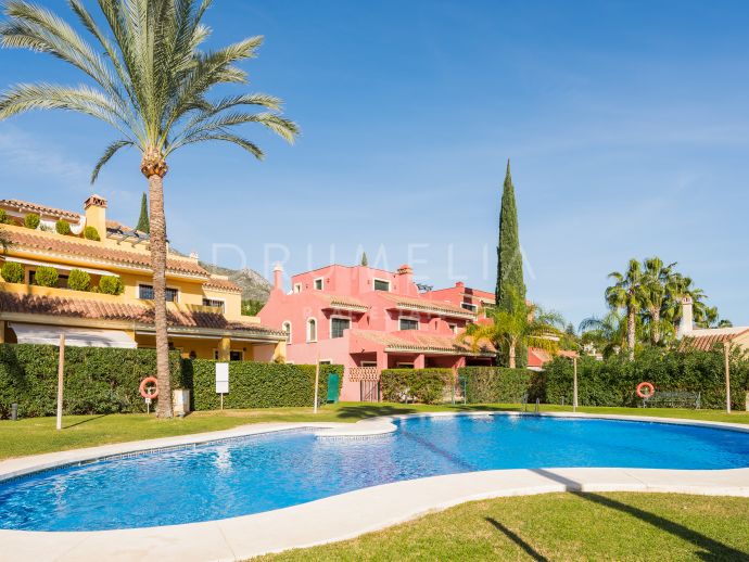 El Tomillar de Nagüeles- Impeccable 3 Bed Townhouse with Sea & Mountain Views at the Golden Mile