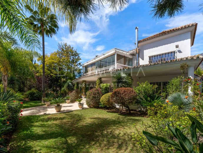 Belle villa familiale à vendre avec grand terrain à Rocío de Nagüeles au cœur du Golden Mile