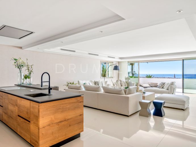 Waterfront 4-Bed Apartment with Dramatic Sea Views in Gray D'Albion, Most Coveted Building in Puerto Banus