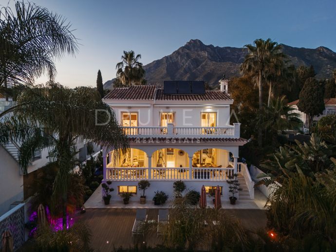 Villa Brise - Charmante mediterrane Luxusvilla mit Pool und Blick in Nagüeles, Marbella