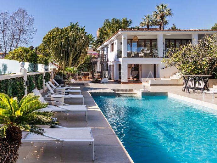 Charming Villa for Sale in Prestigious Nueva Andalucia, Marbella