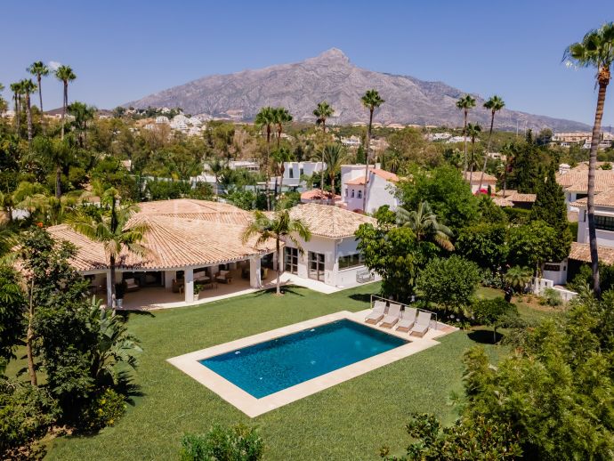Elegant villa till salu i prestigefyllda La Cerquilla, Nueva Andalucía, Marbella