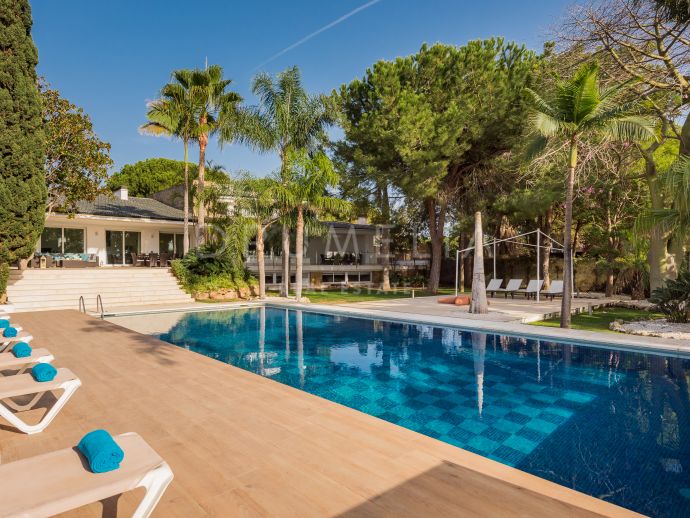 Elegante moderne Luxusvilla zum Verkauf in Hacienda Las Chapas, Marbella Ost