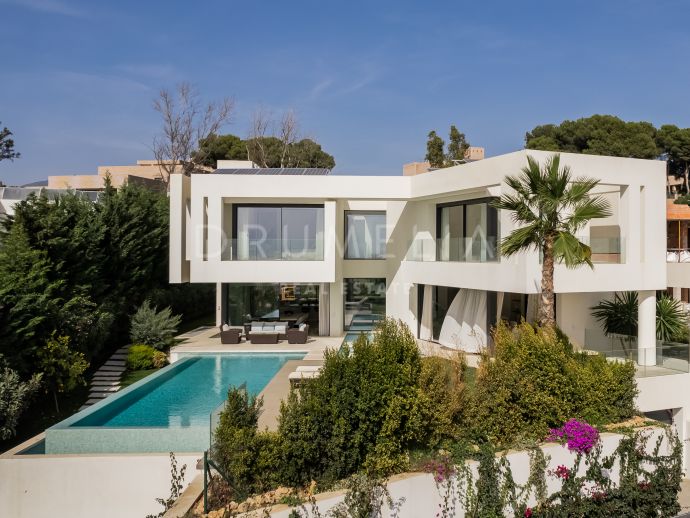 New modern luxury villa with two pools and stunning sea view for sale in Marbella East
