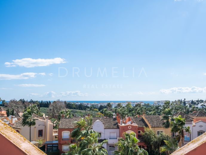 Duplex penthouse in exclusive La Alzambra/Vasari Resort, Nueva Andalucia, Marbella