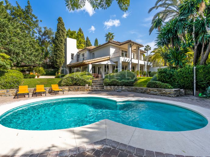 Stunning Mediterranean-style luxury villa in Marbella Hill Club, Marbella Golden Mile
