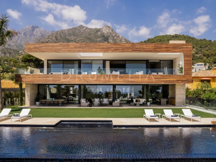 Grande villa toute neuve avec des vues imprenables à Cascada de Camoján, le Golden Mile de Marbella