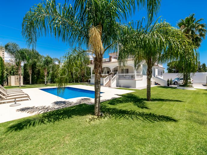 Belle villa familiale haut de gamme à Atalaya de Rio Verde, Nueva Andalucía