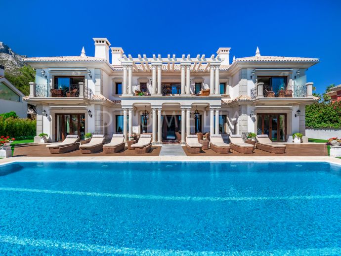 Неординарная роскошная вилла дворцового стиля с морской панорамой, Сьерра-Бланка
