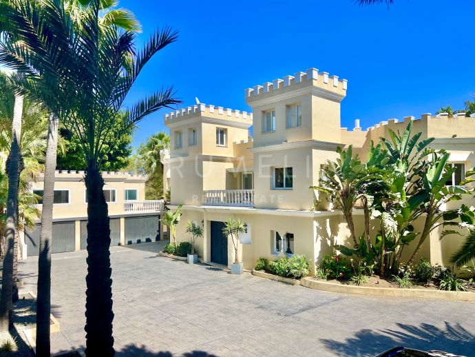 Belle maison de maître avec projet et vue sur la mer à vendre à Rocio de Nagüeles, Marbella
