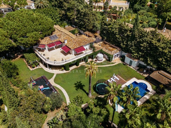 Exclusieve mooie villa te koop in Rocio de Nagüeles, in het hart van Marbella's Golden Mile