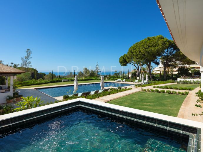 Uniek Andalusisch herenhuis met uitzicht op zee in Las Lomas de Marbella Club, Marbella Golden Mile