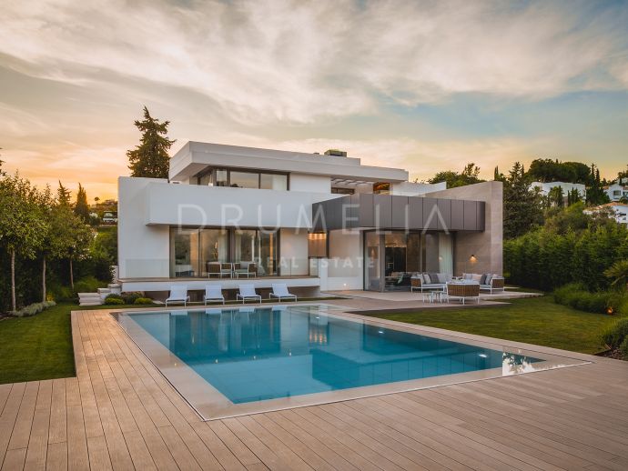 Brand-new elegant modern high-end house in El Paraiso, Estepona