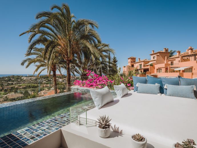 Spacious duplex penthouse with breathtaking views over the Golf Valley and the Mediterranean Sea