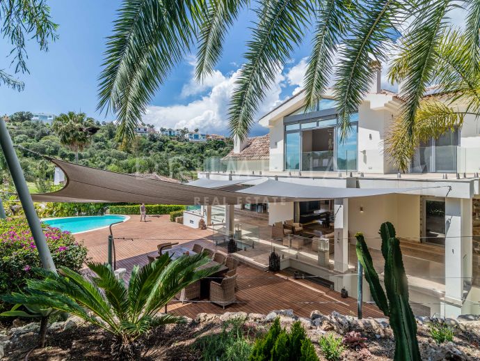 Elegante, moderne Luxusvilla in der Nähe des Golfplatzes La Alqueria zu verkaufen, Benahavís