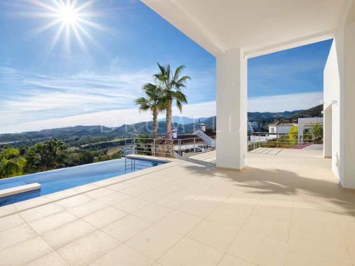 Nouvelle villa moderne et élégante avec des vues fantastiques, Puerto del Capitan, Benahavis