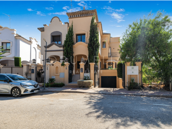 Villa for salg i Villas de Vasari, Marbella Golden Mile