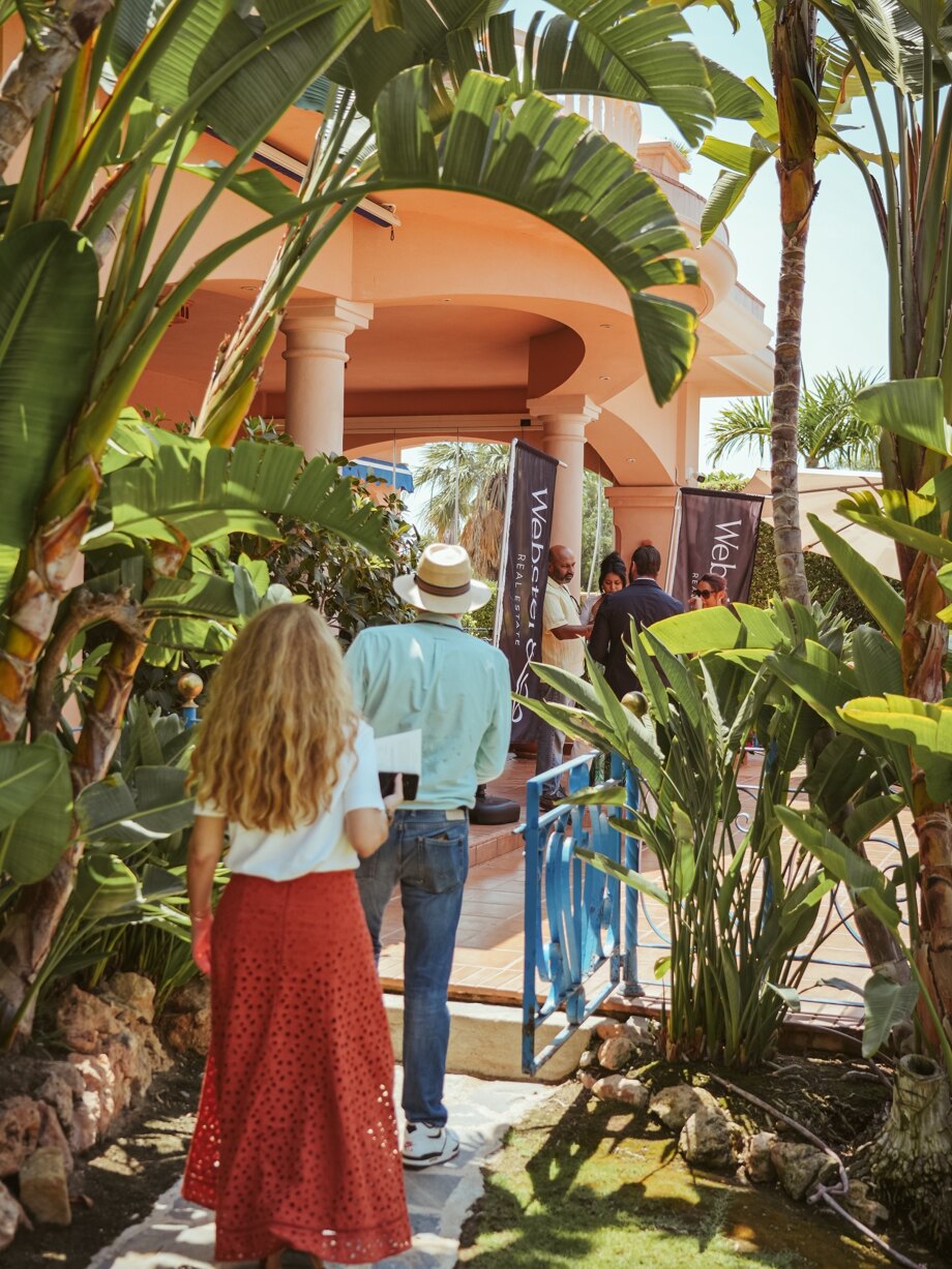 Event Chronicle – An Open House with The Websters Inside Aloha Palace, Nueva Andalucia