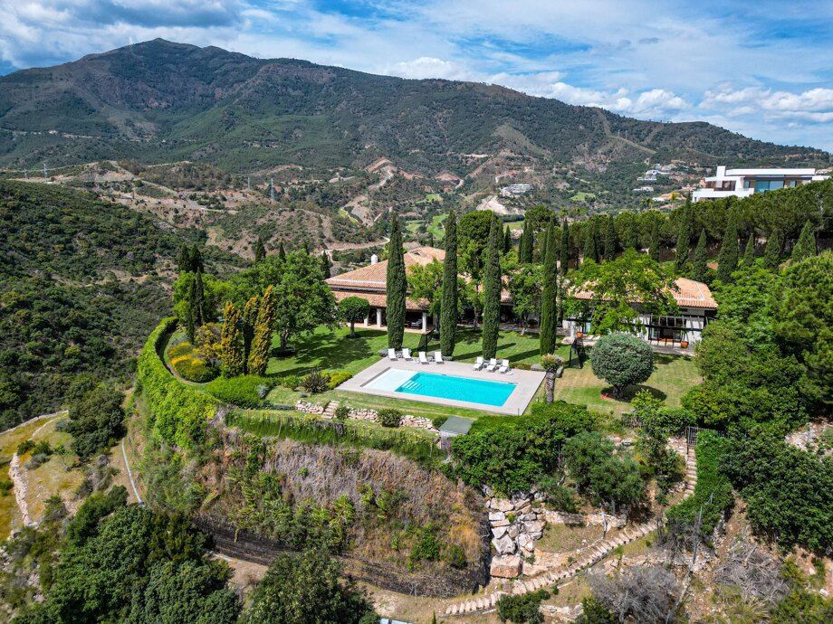 Villas in Benahavís: The Gourmet Village of the Costa del Sol