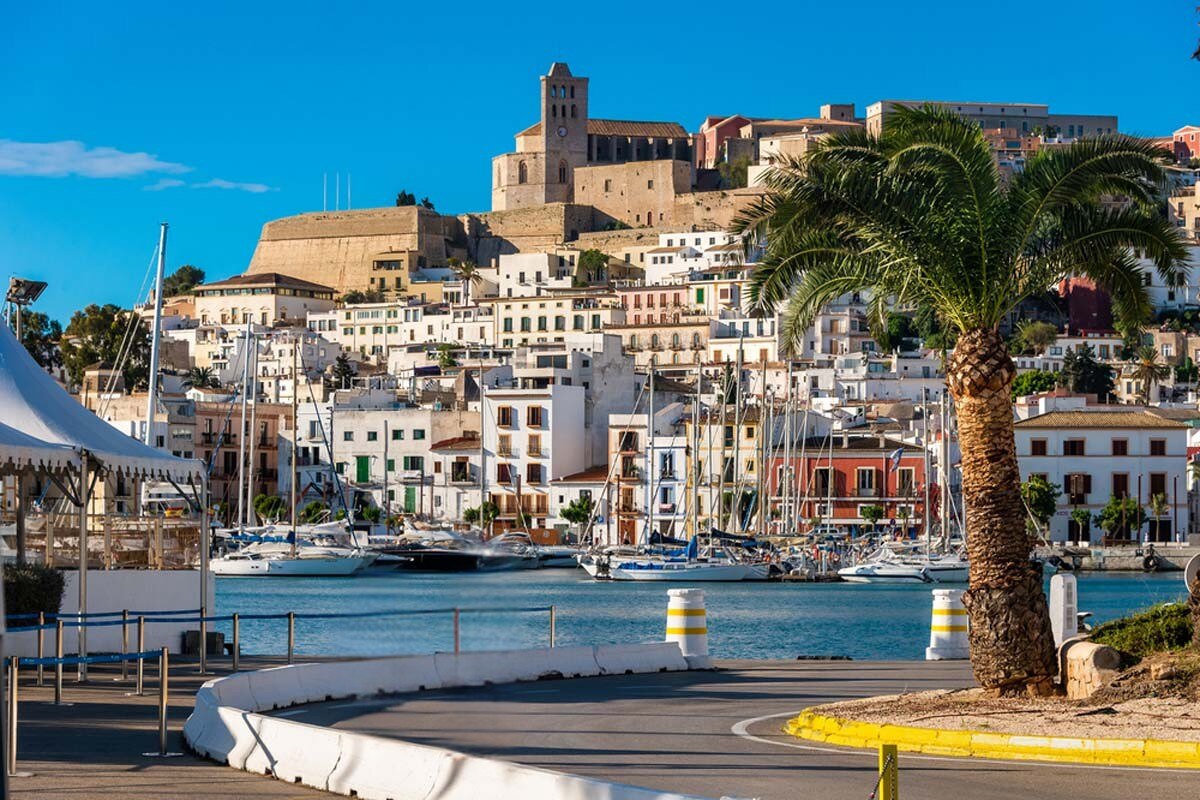Ibiza Områdes Guide