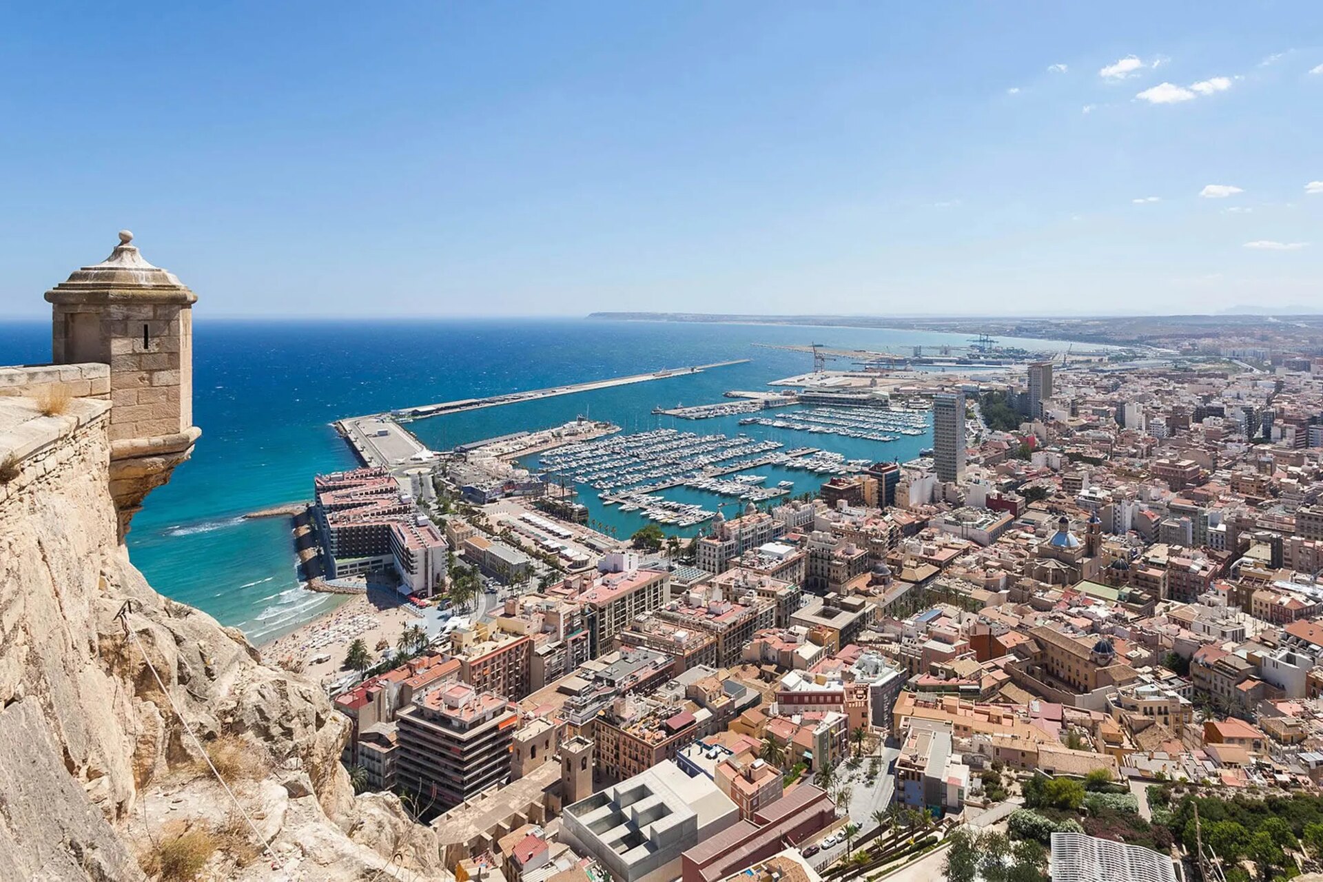 Déjanos ayudarte a encontrar la casa de tus sueños en la Costa Blanca