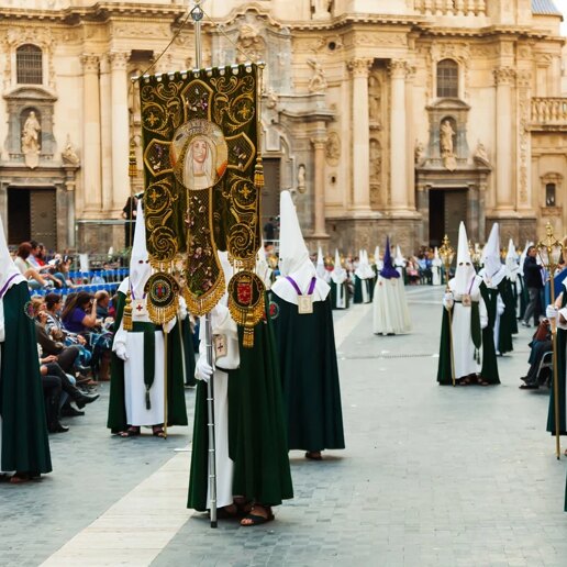 Påsken i Spanien: Upptäck Traditionen med Serneholt Estate