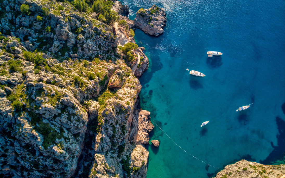 Permítanos ayudarle a encontrar la casa de sus sueños en las Islas Baleares.