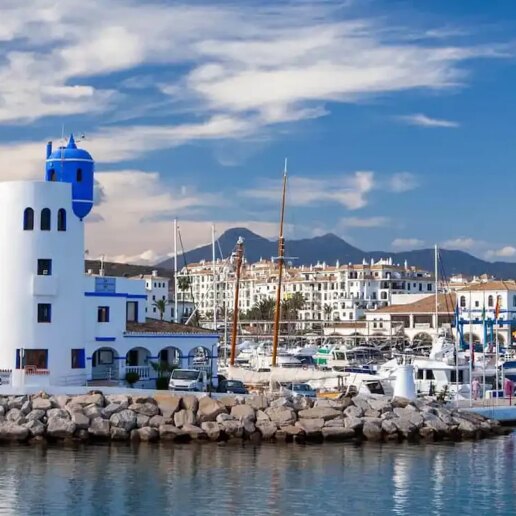 Upptäck Manilva: Stegrande popularitet på Costa del Sol