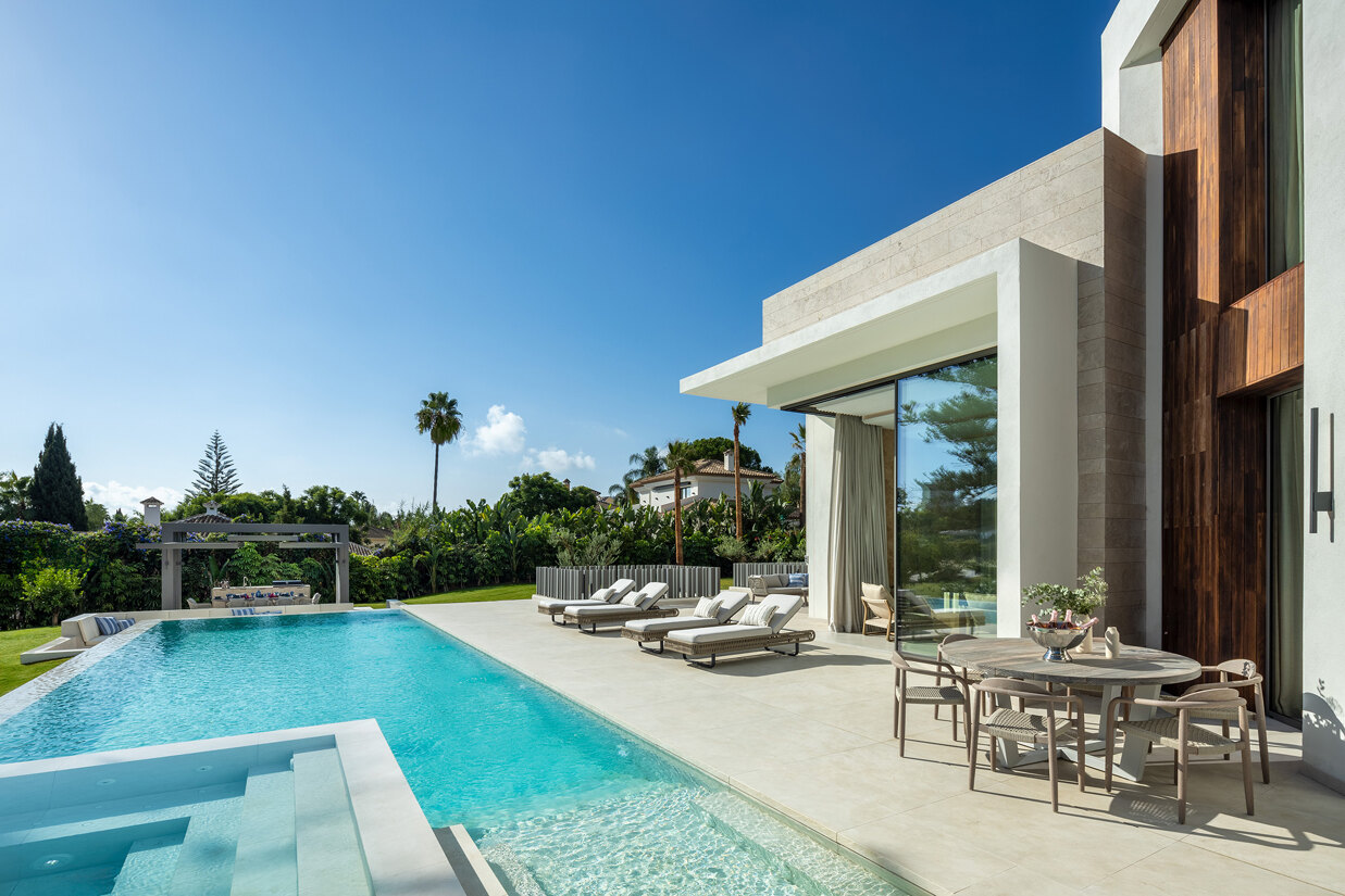 Homerun Broker's exclusive listing Villa Imagine, frontline Las Brisas Golfclub in Nueva Andalucía