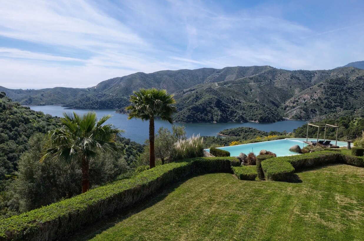 The Istán lake and surrounding mountains, just outside of Marbella