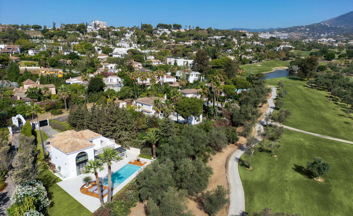 Villa Provence frontline to Las Brisas Golfclub in Marbella, sold by 91 and now available for rent via us 