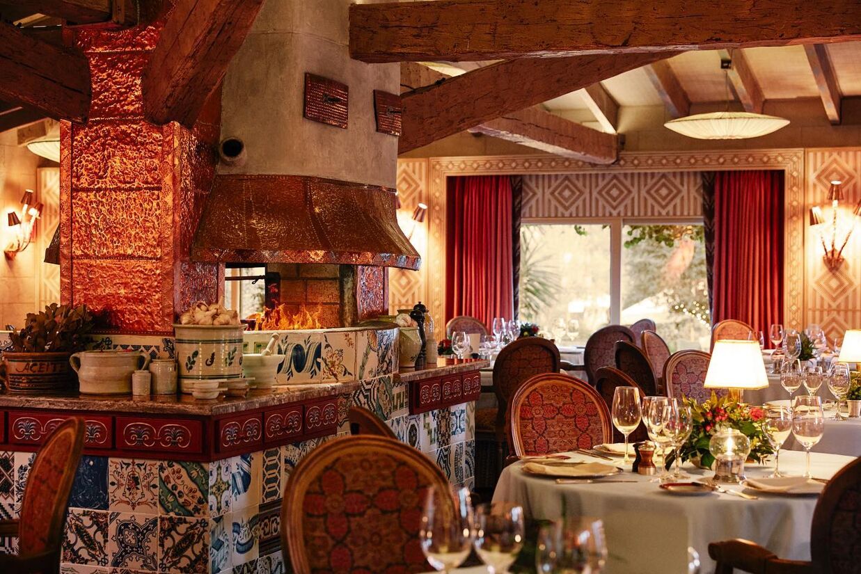 Den lyxiga restaurangen The Grill inne i det ikoniska Marbella Club Hotel
