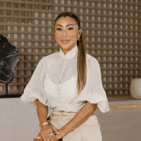 Miah van de Bilt Partner and Property Broker 91