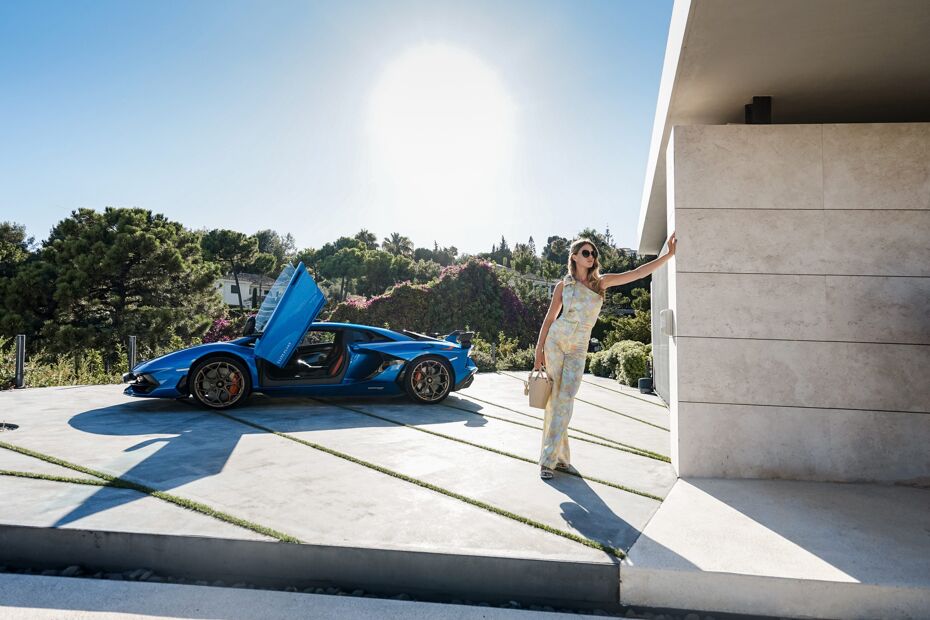 Photograph of model and luxury sports car in Marbella