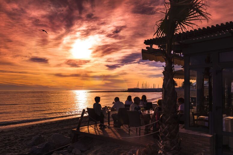The French and Belgium avalanche at Costa del Sol