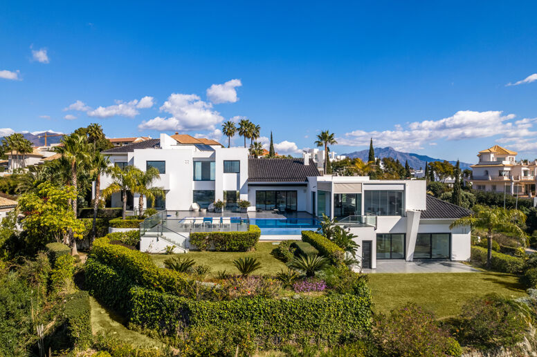 Inuti av ett fantastiskt modernt hus med havsutsikt i Los Flamingos Golf, Marbella, för €4.450.000