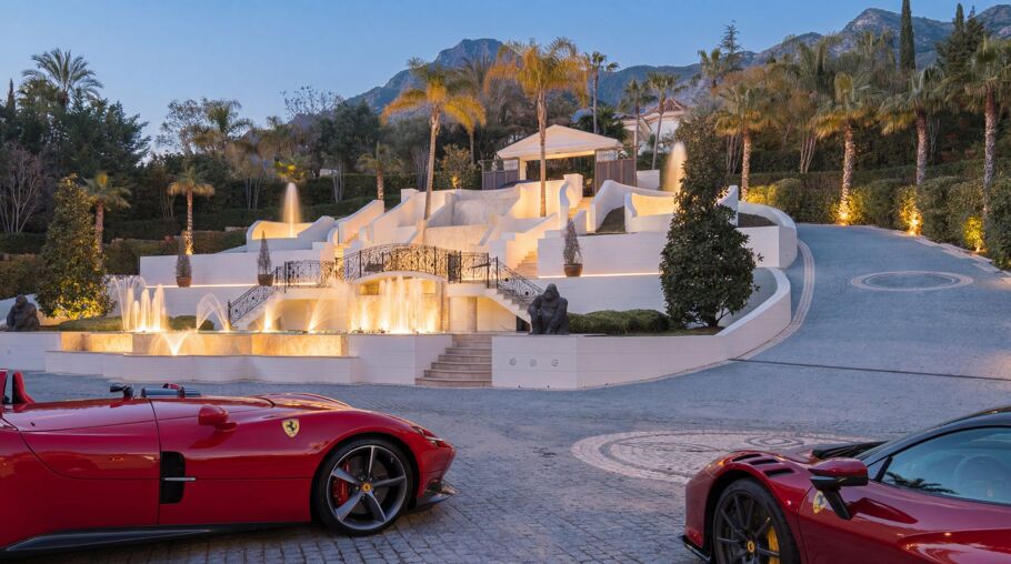 Selling Luxury Real Estate