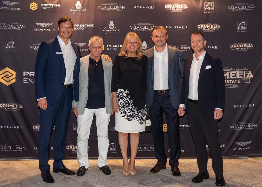 Ageles Muñoz asiste el evento, junto a Sergey Sinichkin, Miguel Tobal, Diego Tobal y Vitaliy Rushchynskyy