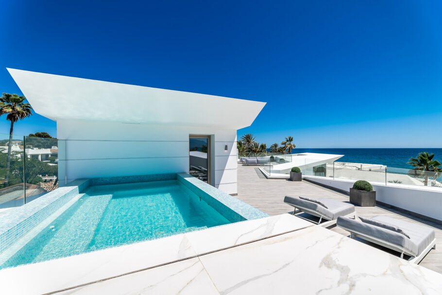 Frontline Villa Sapphire