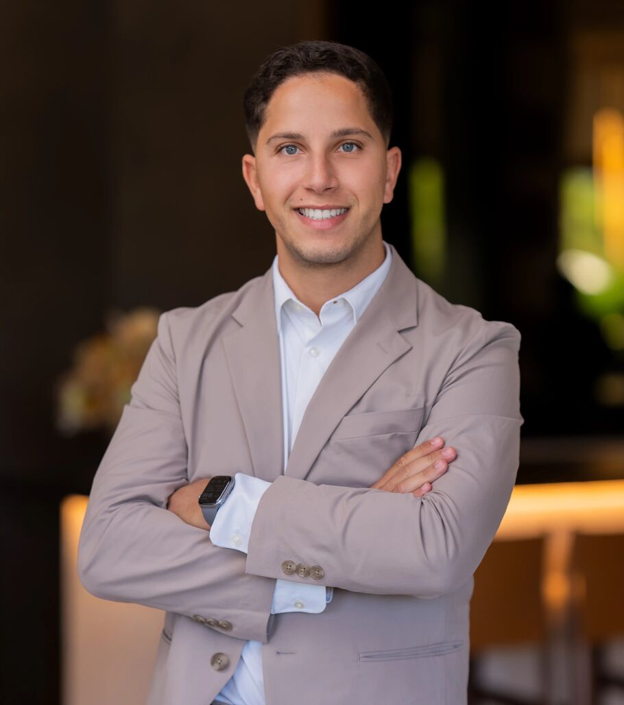 Ismael Viñeglas, Vastgoedadviseur bij Drumelia