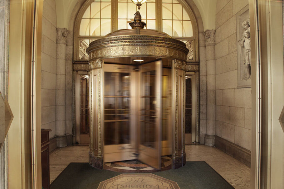 Sherry-Netherland hotel entrance